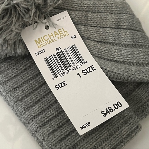 NWT Gray Michael Kors Women's Soft Pom-Pom Rib Knit Beanie Hat - Picture 8 of 8
